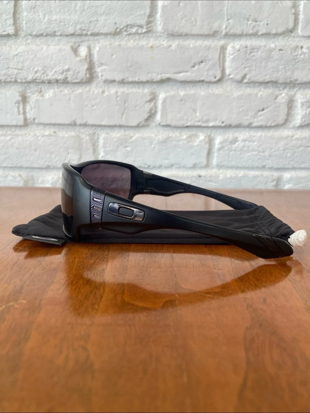 Vintage Oakley Dart Black Wrap Shield Sunglasses with Dark Lenses